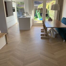 eiken hongaarse punt visgraat.jpg eiken hongaarse punt visgraat.jpg