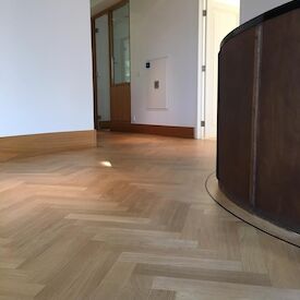 eiken visgraat rond gelegd.jpg eiken visgraat rond gelegd.jpg